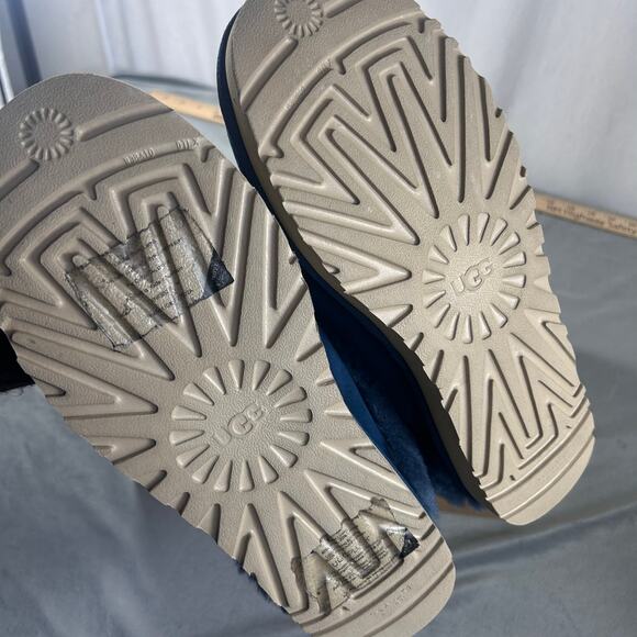 Ugg Cluggette Slippers women's size 10 - Picture 6 of 8